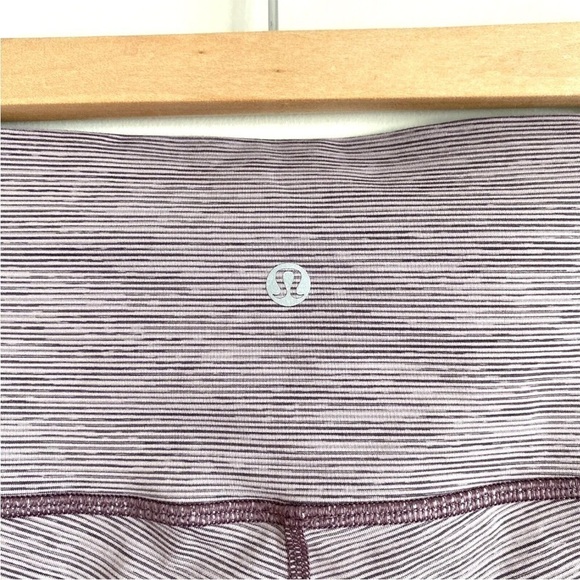 LULULEMON Wunder Under High Rise Tight 28" Luxtreme Purple Striped Sz 8 - Picture 7 of 11